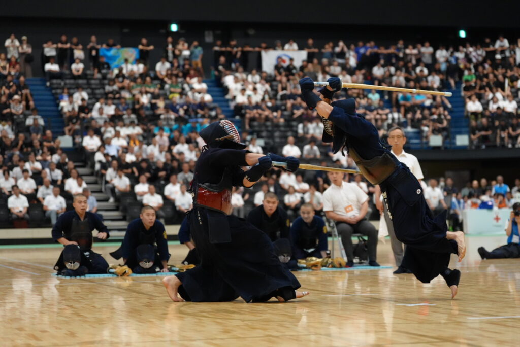 玉竜旗2026男子決勝 福岡大大濠・三宅陽一朗選手が九州学院・石橋智紀選手から返し胴を決める場面